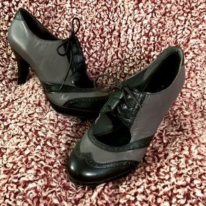 Women’s 8 1/2 black/grey leather heel